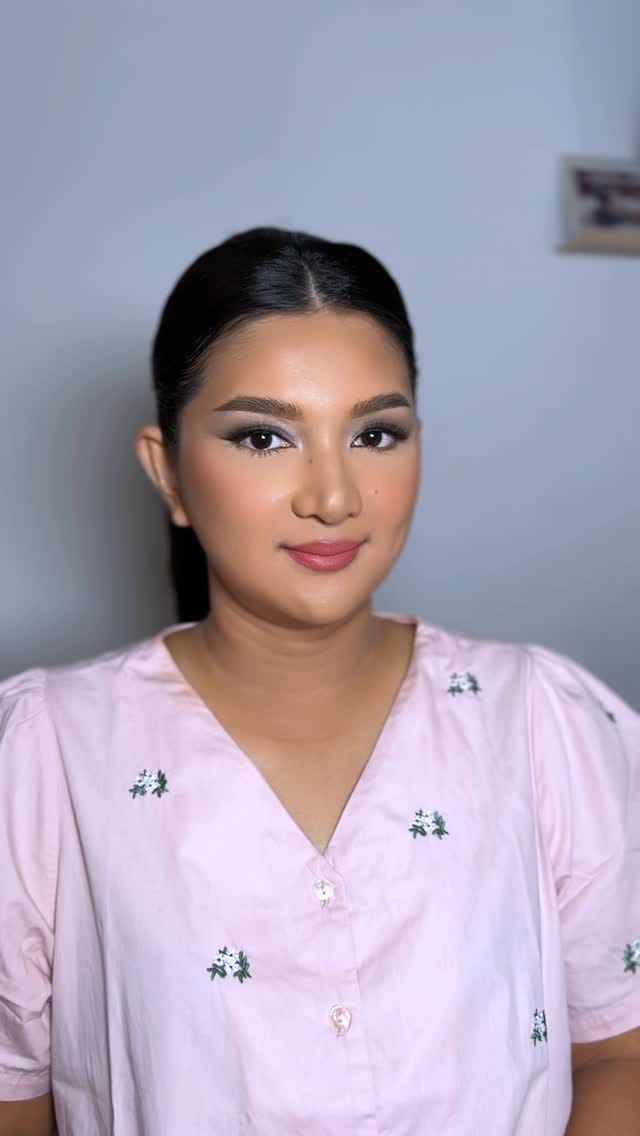 Post 4 by Indah Aii MUA on Instagram (video)