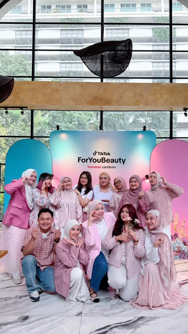 Post 6 by Indah Aii MUA on Instagram (video)