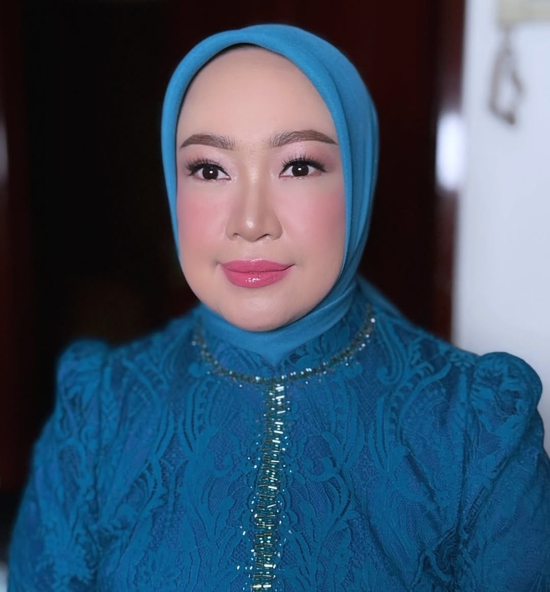 Post 1 by Indah Aii MUA on Instagram (carousel)