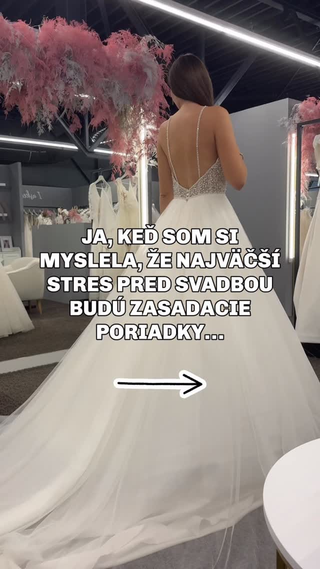 Post 3 by Romi Mináriková on Instagram (video)