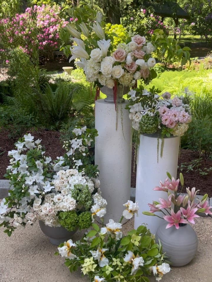 Post 3 by ANTHERA FLORAL / Seattle Wedding Florist on Instagram (carousel)