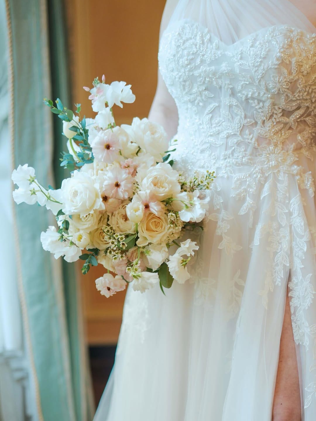 Post 2 by ANTHERA FLORAL / Seattle Wedding Florist on Instagram (carousel)