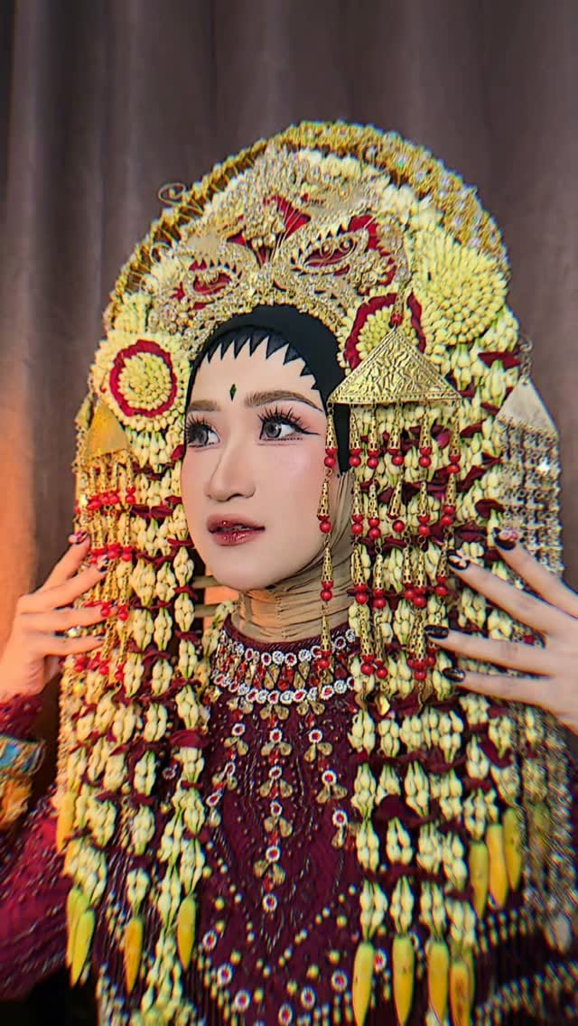 Post 8 by Mua banjarmasin, makeup , dekorasi, henna , mahar , seserahan on Instagram (video)