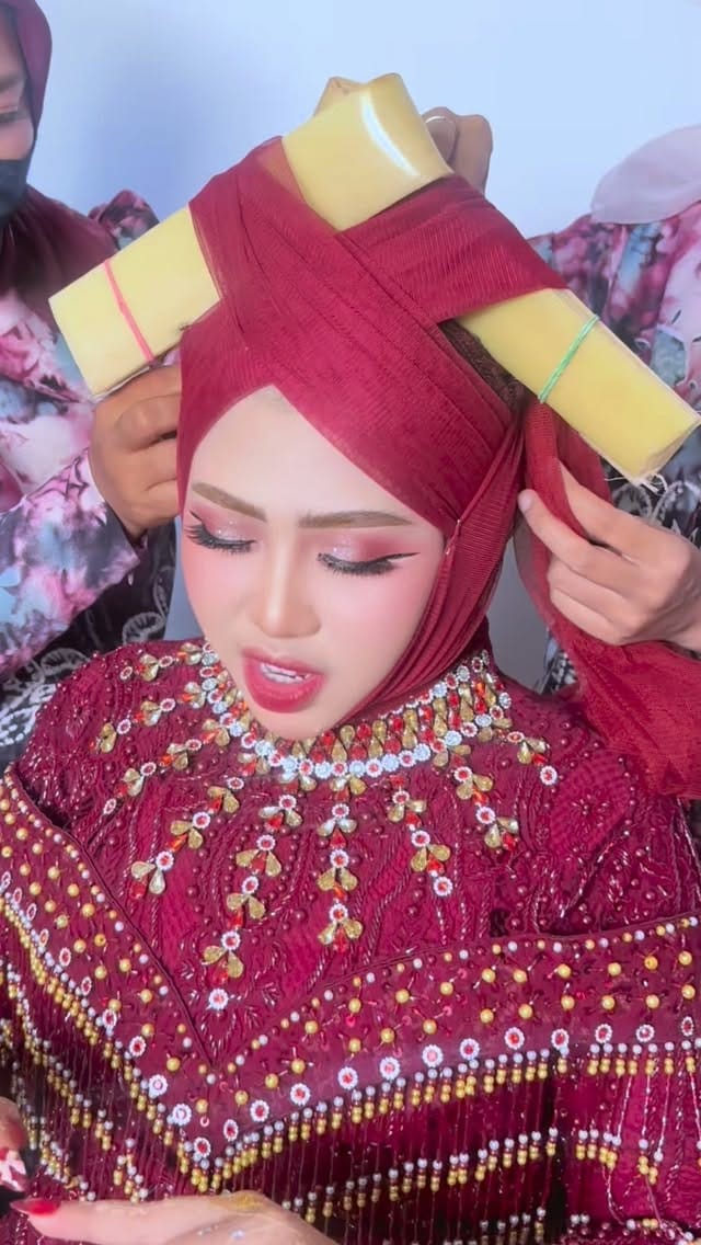 Post 6 by Mua banjarmasin, makeup , dekorasi, henna , mahar , seserahan on Instagram (video)