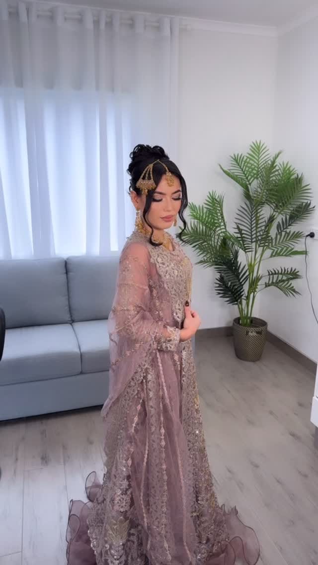 Post 3 by Rose Makeover on Instagram (video)