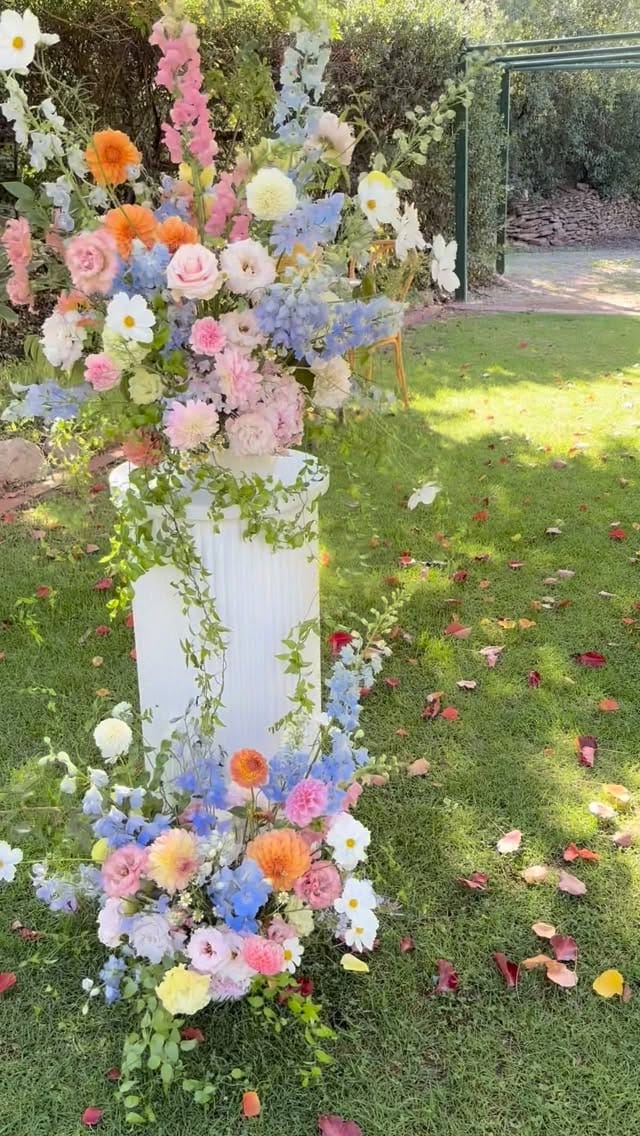 Post 8 by Rosie & Family ~ Adelaide Hills Florist on Instagram (video)