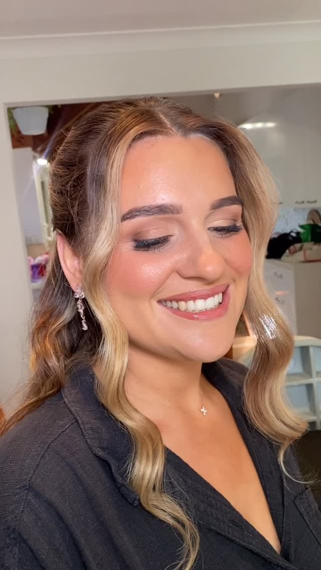Post 5 by VDJ MUA | Bridal Specialist on Instagram (video)