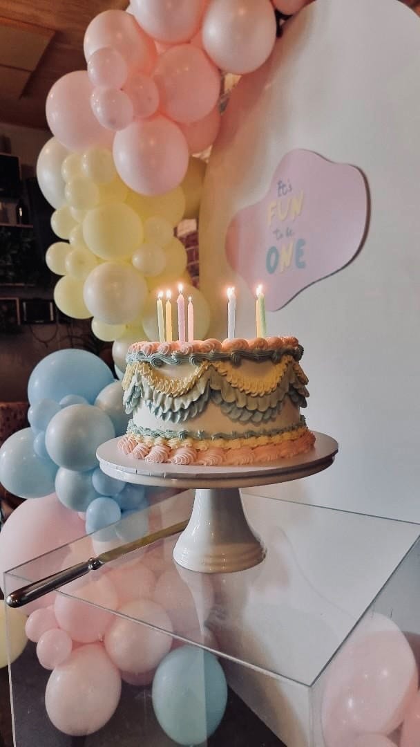 Post 1 by Ebony |Event Hire Styling & Balloons - Melbourne Geelong on Instagram (video)