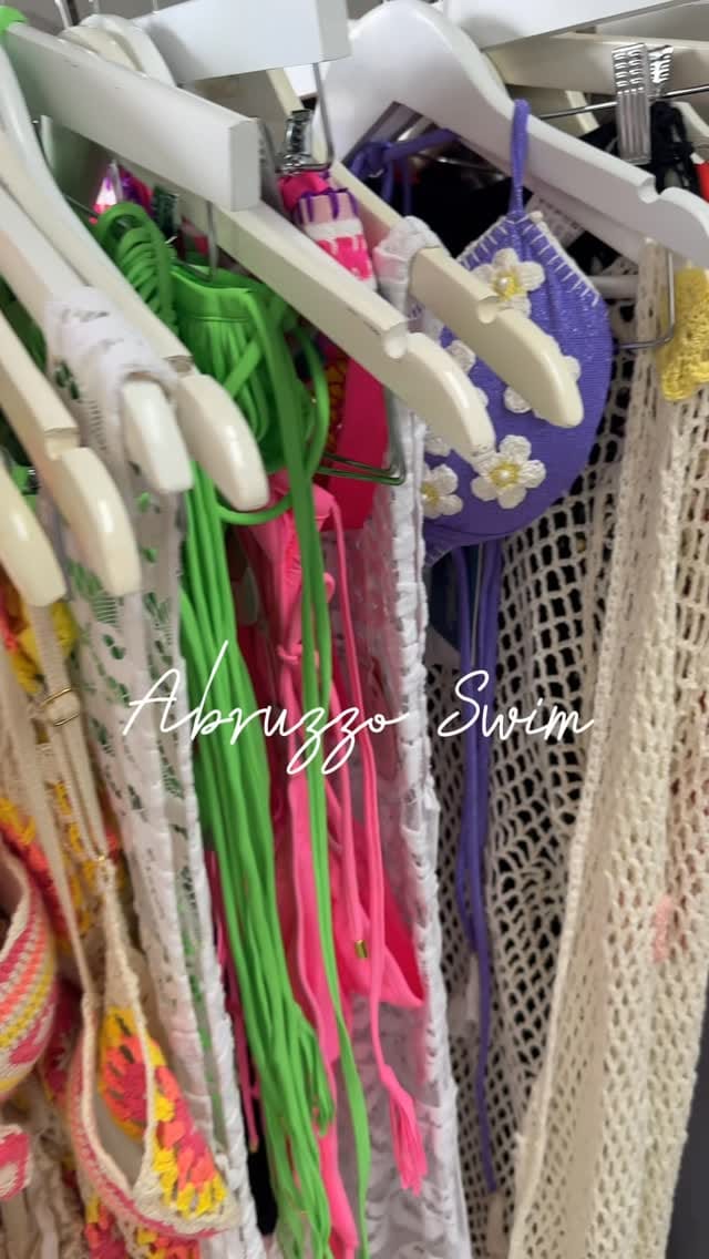 Post 2 by Victoria Taylor on Instagram (video)