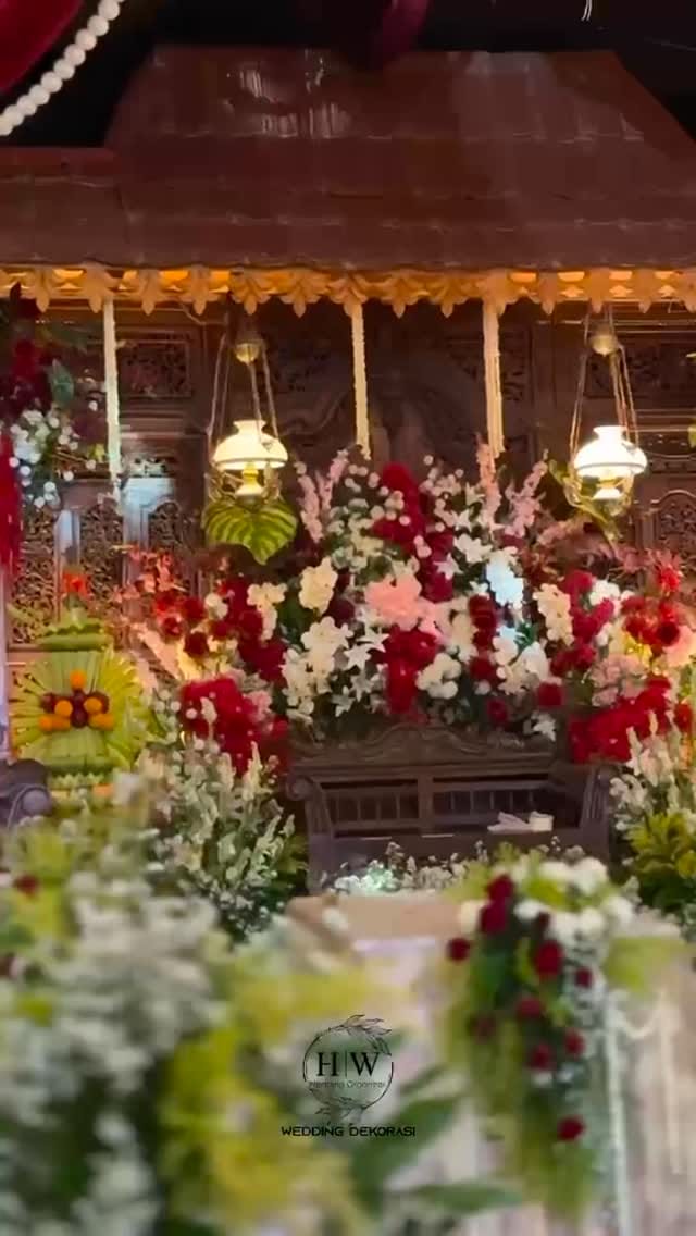 Post 8 by HW Wedding Sukorejo on Instagram (video)