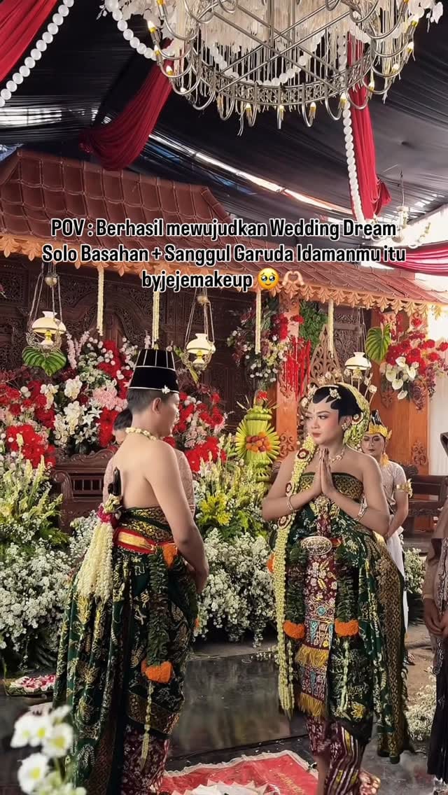 Post 9 by HW Wedding Sukorejo on Instagram (video)