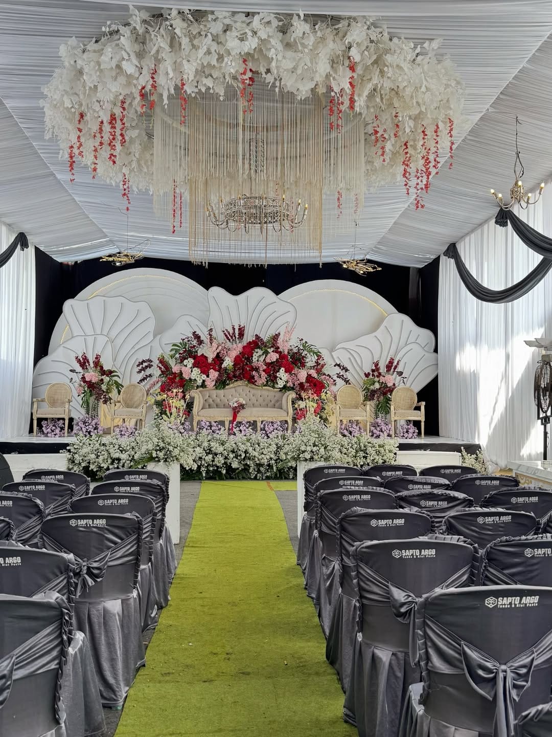 Post 2 by HW Wedding Sukorejo on Instagram (carousel)