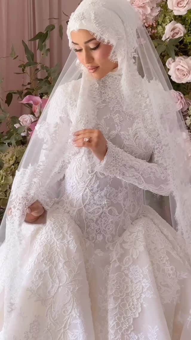 Post 3 by M Y R N A   A L J E R F on Instagram (video)