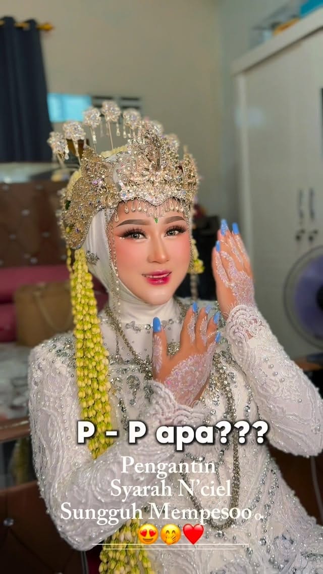 Post 1 by Syarah Makeup Bogor on Instagram (video)