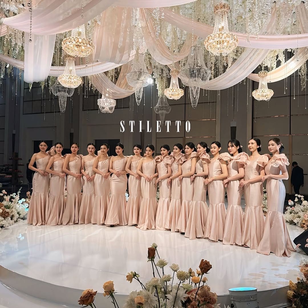 Post 8 by ANGPAO GIRLS / USHER WEDDING/ PAGAR AYU on Instagram (carousel)
