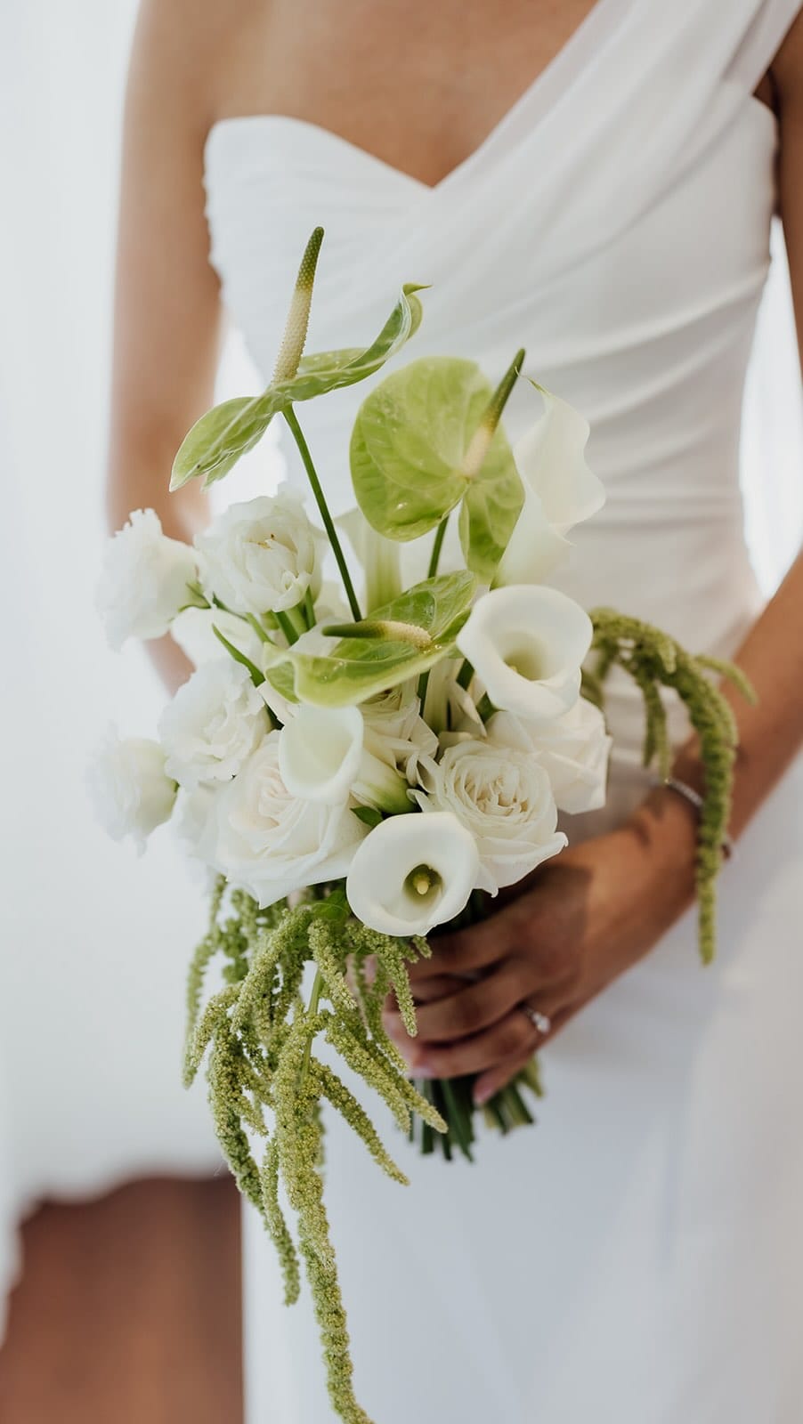 Post 2 by Monique Fifield | Wedding Stylist & Floral Designer on Instagram (video)