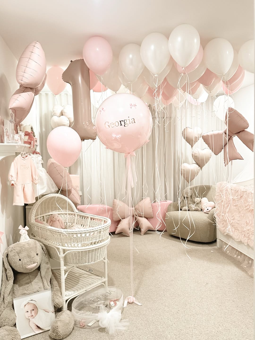Post 1 by MELBOURNE DESIGNER BALLOONS | LUXURY EVENT VISUALS | AUS on Instagram (carousel)