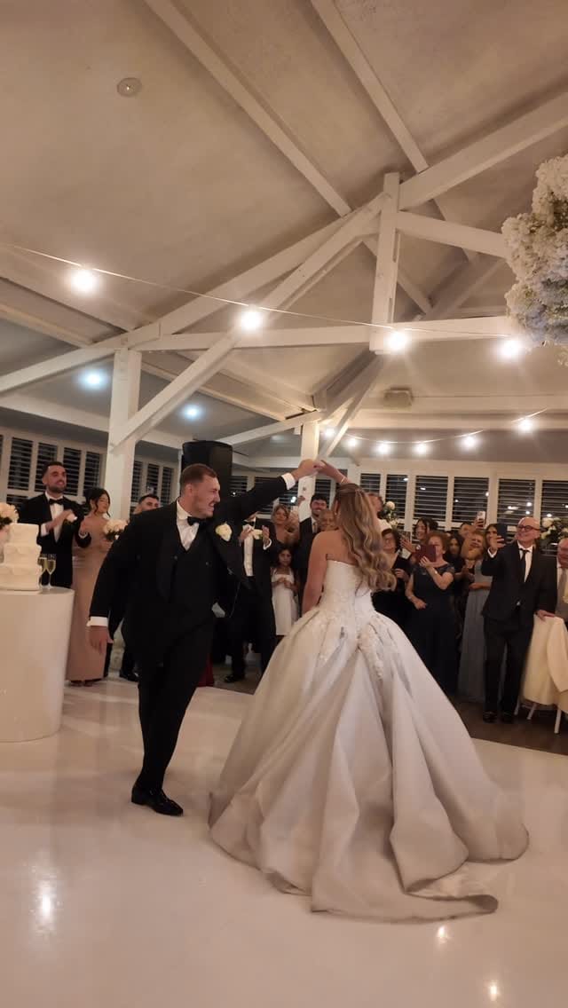 Post 1 by MELBOURNE PROFESSIONAL WEDDING DJ & MC on Instagram (video)