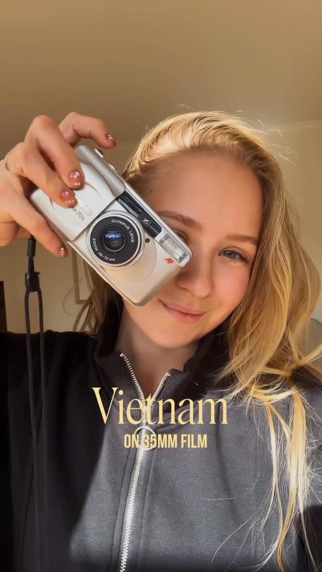 Post 4 by Family Lifestyle Wedding Photographer Sydney on Instagram (video)