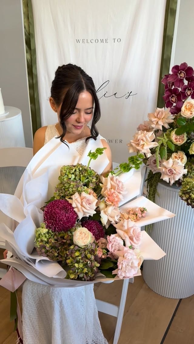 Post 6 by Rebeca - MELBOURNE HAIRDRESSER & MAKEUP ARTIST on Instagram (video)