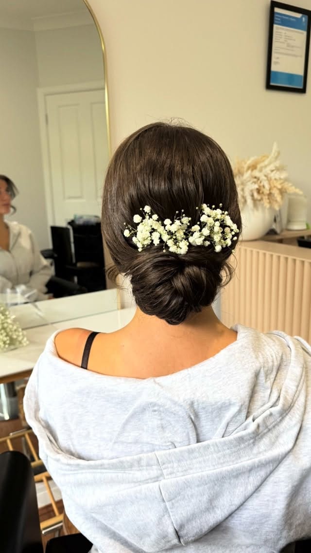 Post 3 by Rebeca - MELBOURNE HAIRDRESSER & MAKEUP ARTIST on Instagram (video)