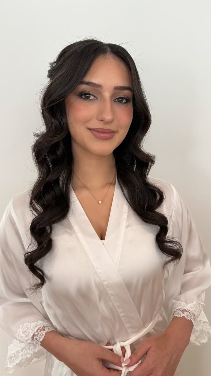 Post 10 by Rebeca - MELBOURNE HAIRDRESSER & MAKEUP ARTIST on Instagram (video)