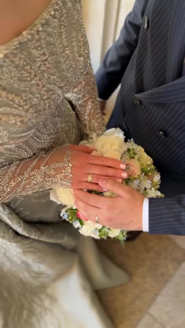 Post 3 by 𝐒𝐚𝐡𝐚𝐫 𝐌𝐨𝐝𝐞𝐬𝐭𝐲 on Instagram (video)