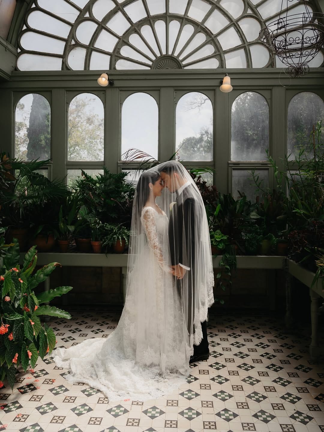 Post 8 by 𝐒𝐚𝐡𝐚𝐫 𝐌𝐨𝐝𝐞𝐬𝐭𝐲 on Instagram (carousel)