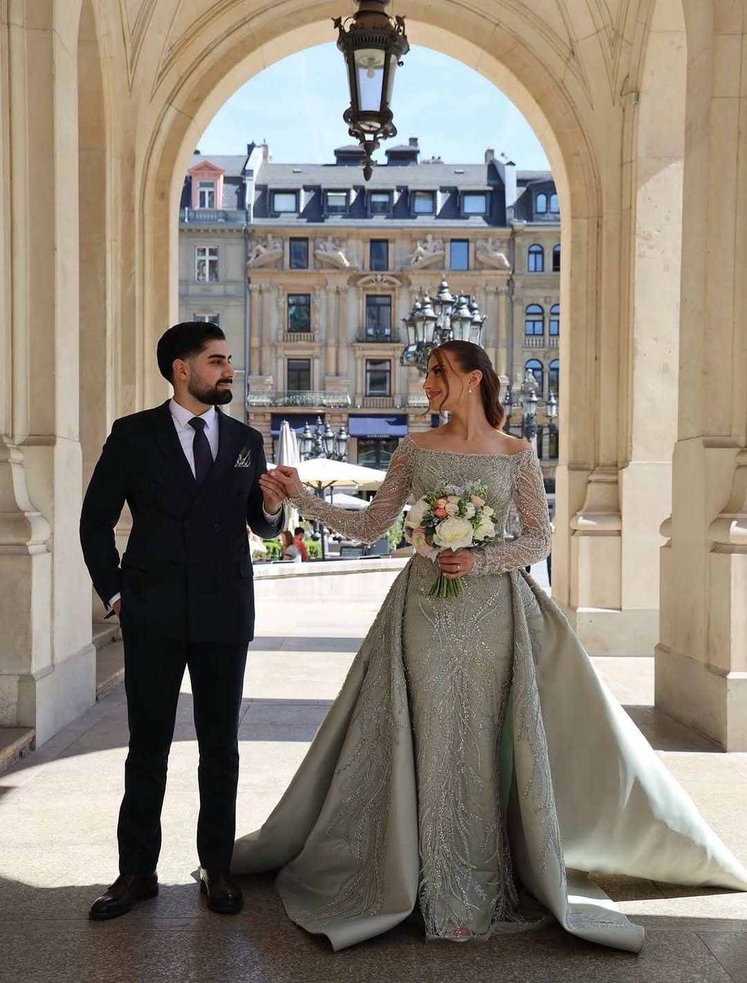 Post 4 by 𝐒𝐚𝐡𝐚𝐫 𝐌𝐨𝐝𝐞𝐬𝐭𝐲 on Instagram (carousel)