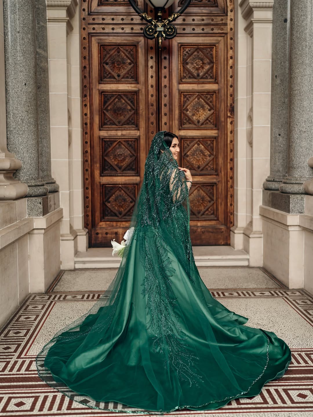 Post 1 by 𝐒𝐚𝐡𝐚𝐫 𝐌𝐨𝐝𝐞𝐬𝐭𝐲 on Instagram (carousel)