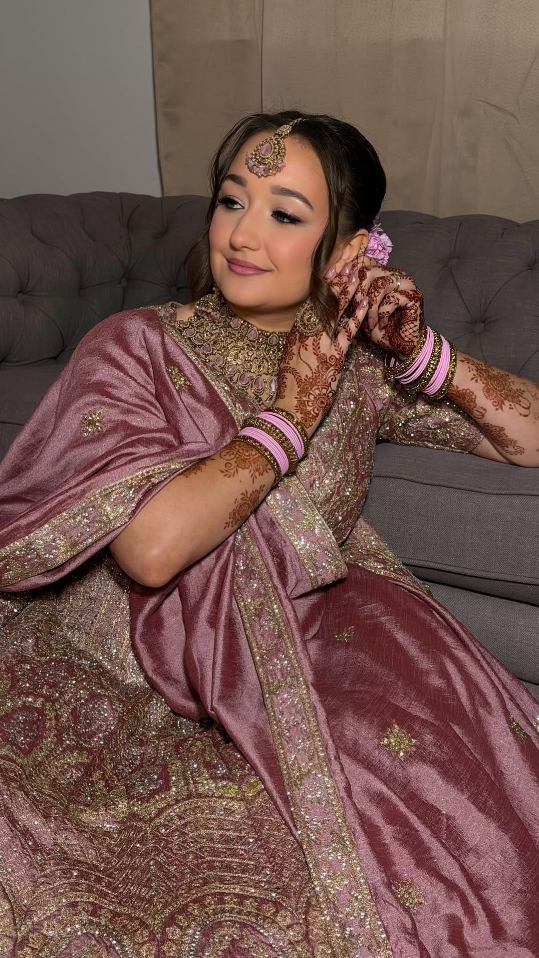 Post 4 by Priyanka Kapadia - Professional Henna Artist since 2016 on Instagram (video)