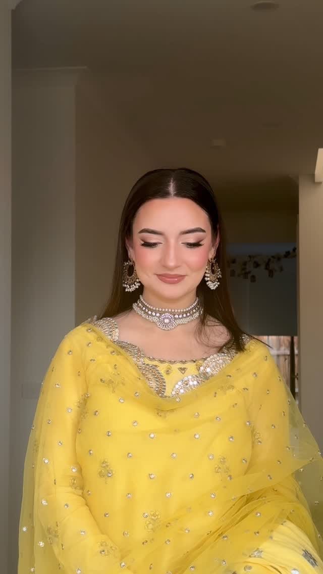 Post 5 by Mehr Khan on Instagram (video)