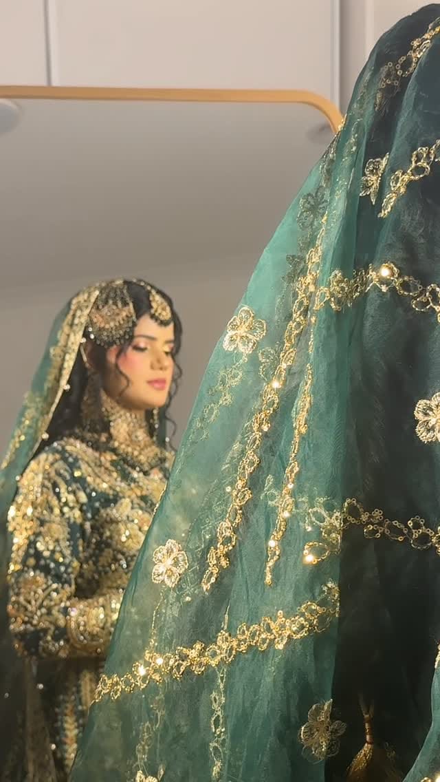 Post 4 by Mehr Khan on Instagram (video)