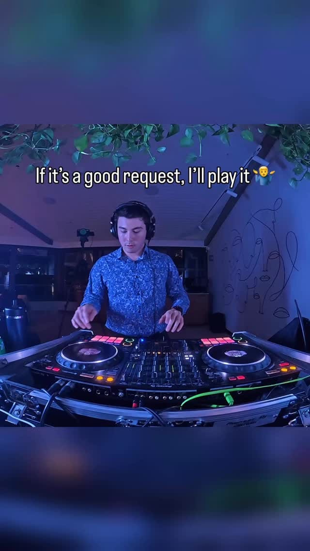 Post 3 by 𝑹𝑬𝑵 𝒂𝒌𝒂 𝑫𝑱 𝑹𝑬𝑵𝑲𝑼𝑵 on Instagram (video)
