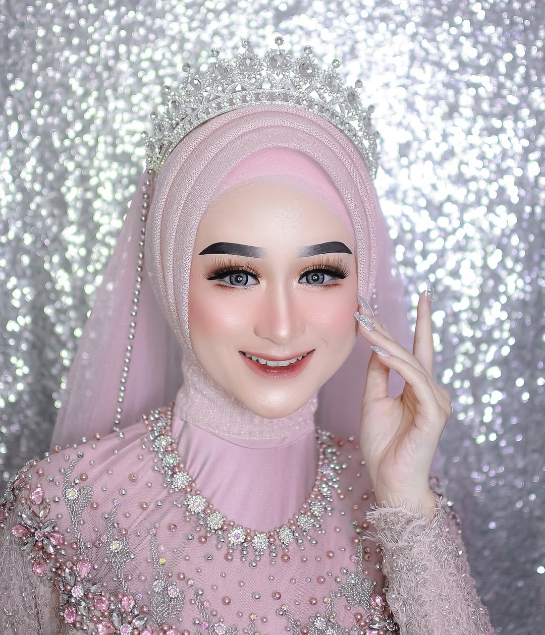 Post 10 by MUA BOGOR on Instagram (image)