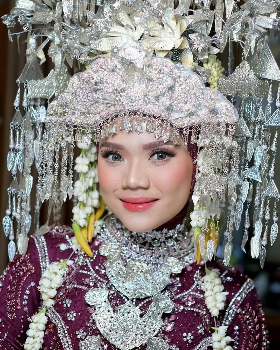 Post 9 by DESIPUTRIMAKEUP on Instagram (image)