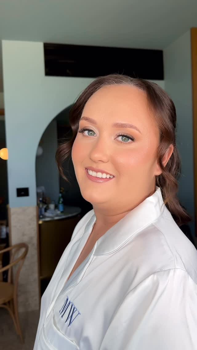 Post 6 by Amber West Brisbane Makeup Artist on Instagram (video)