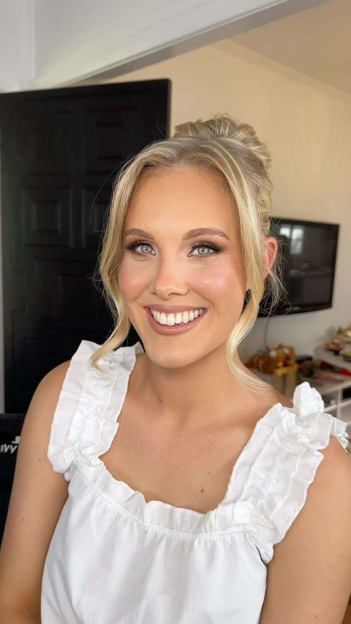 Post 2 by Amber West Brisbane Makeup Artist on Instagram (video)