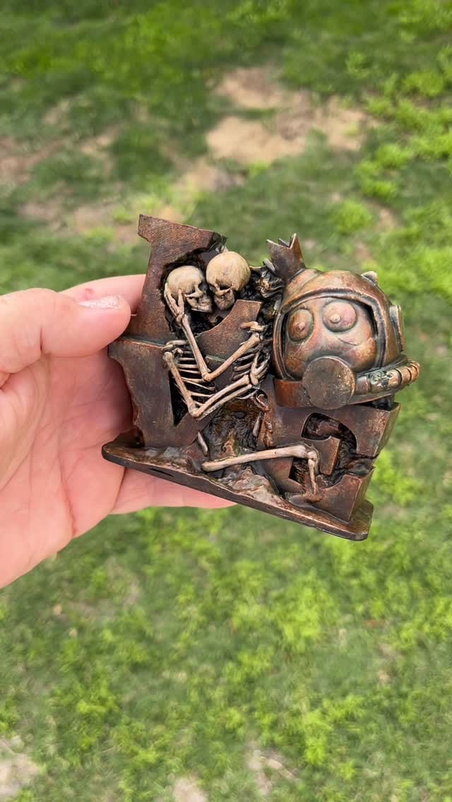 Post 10 by Braindeef the Artist on Instagram (video)
