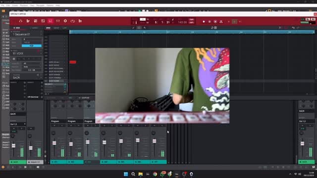 Post 6 by Henrique Martinelli on Instagram (video)