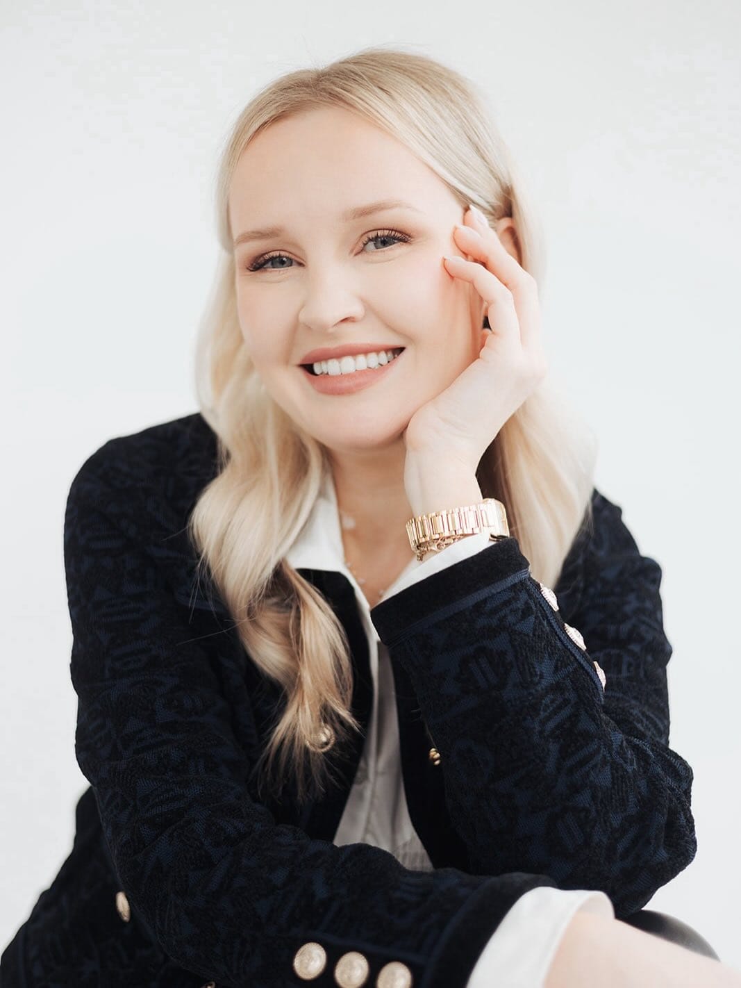 Post 6 by Oxana Palilova I Makeup artist & hairstylist | Seattle, Bellevue on Instagram (carousel)
