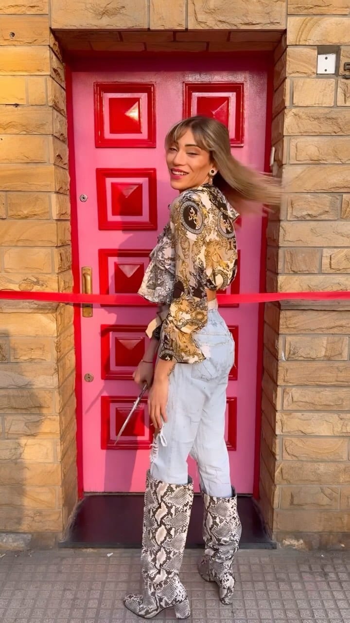Post 10 by Victoria Molotok  🔥 on Instagram (video)