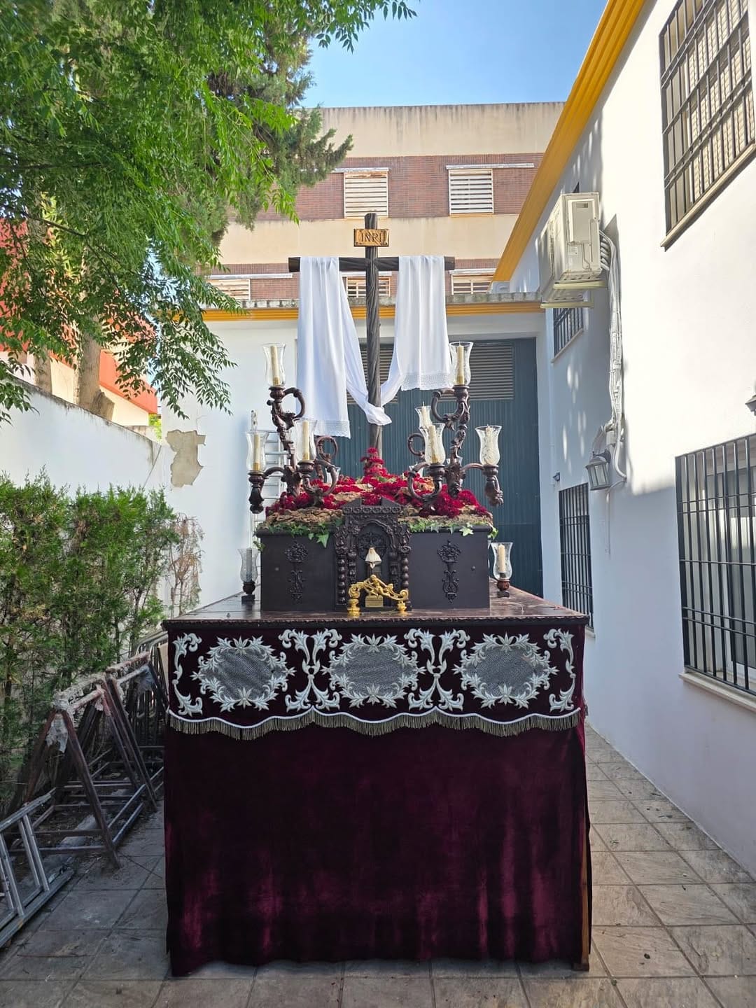 Post 8 by Hermandad de la Paz on Instagram (carousel)