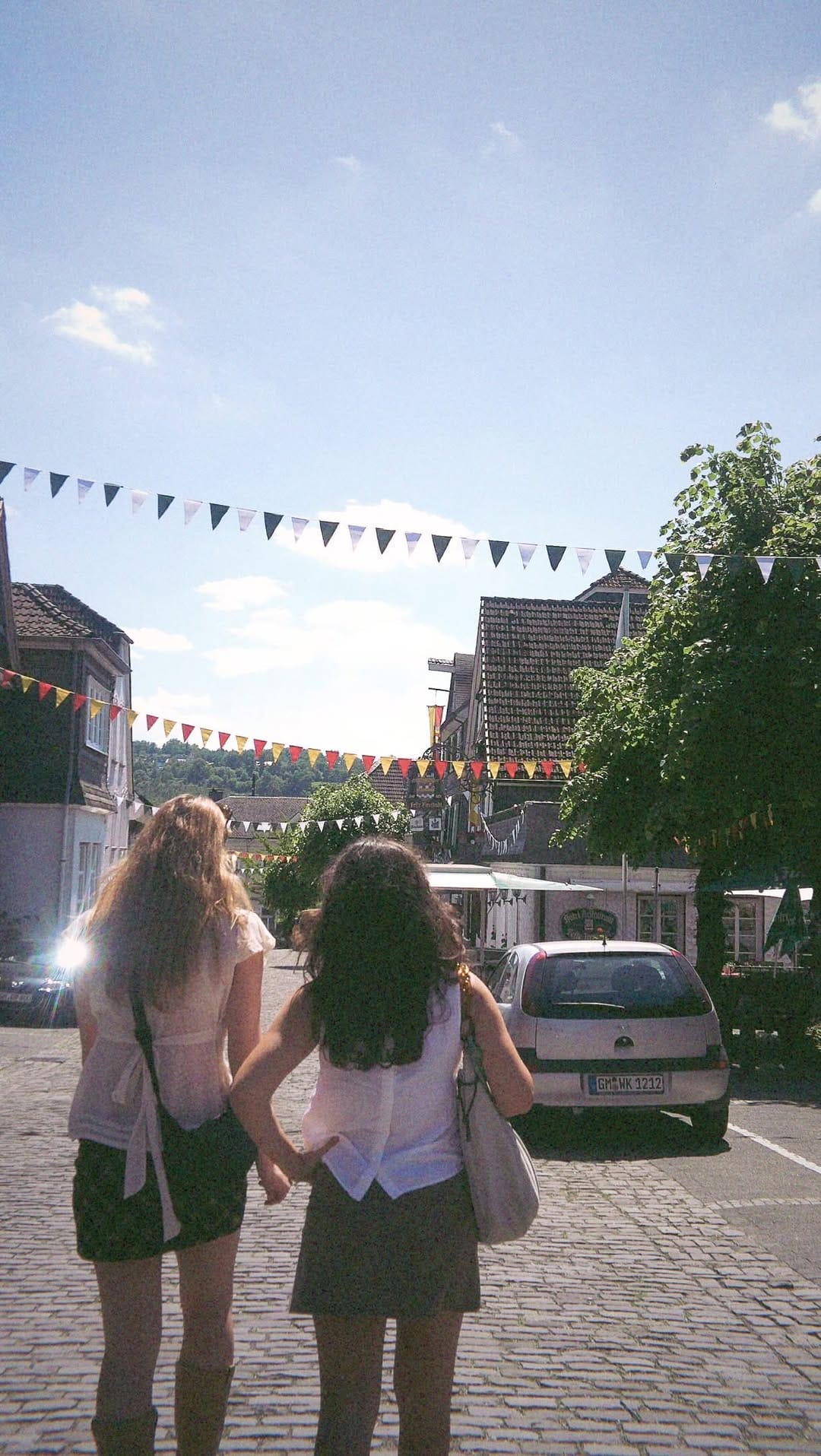 Post 8 by sofia & scarlett & rubina on Instagram (video)