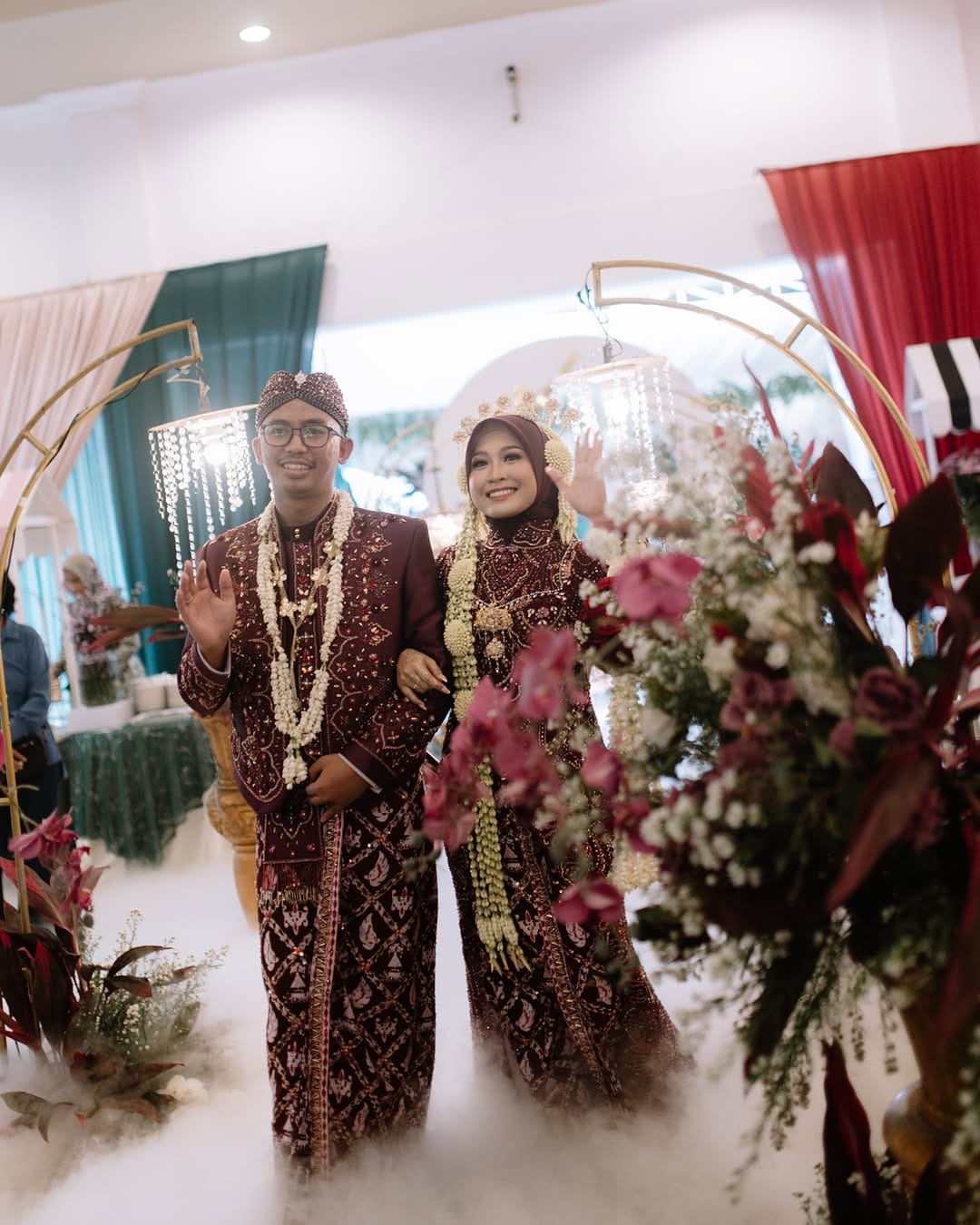 Post 5 by Wedding Organizer Surabaya on Instagram (carousel)