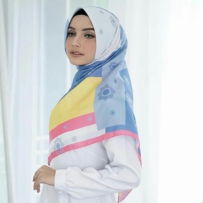 Post 6 by hijabNshine on Instagram (image)