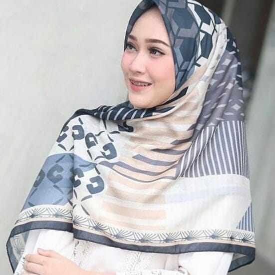 Post 1 by hijabNshine on Instagram (image)