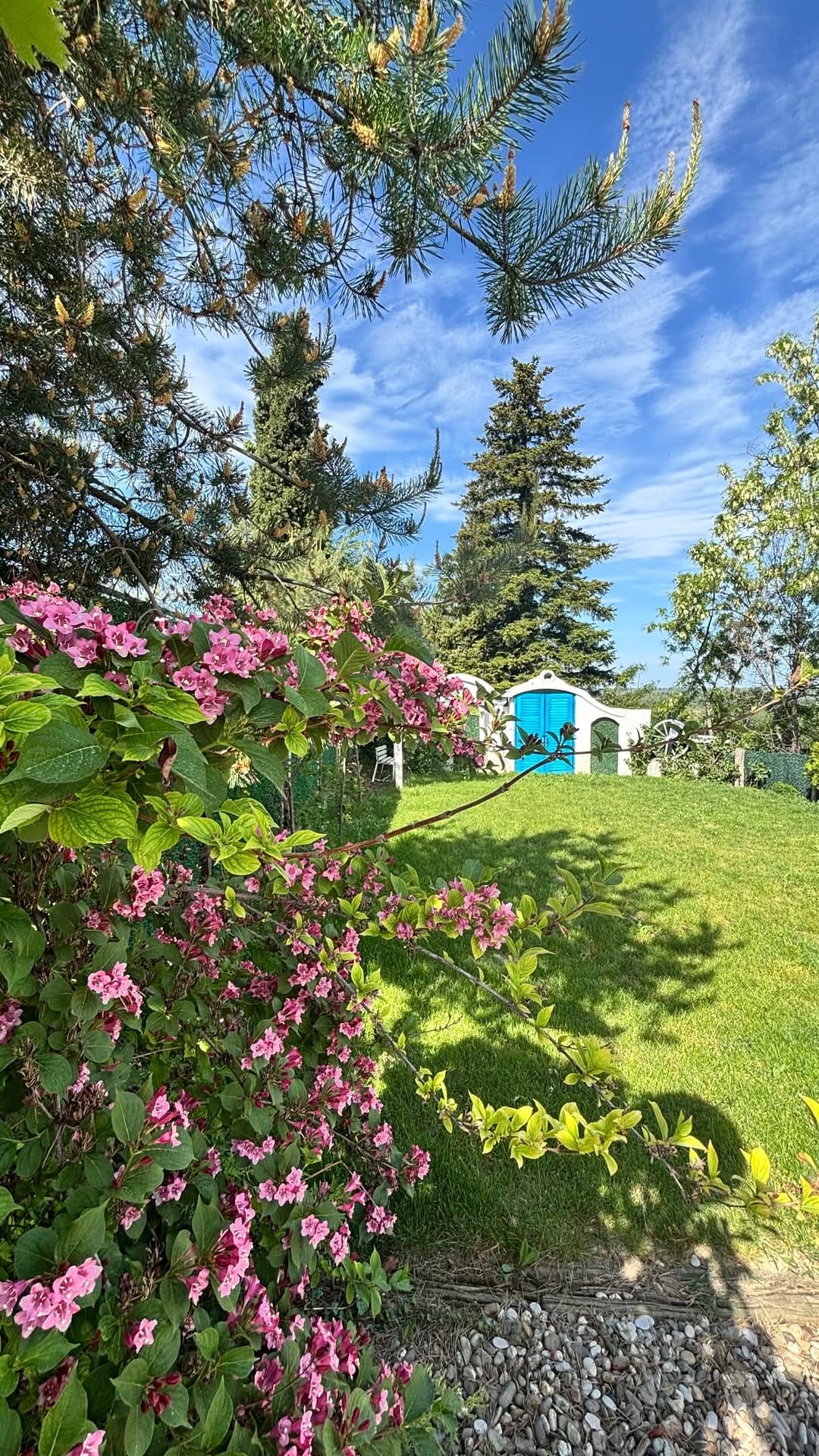 Post 4 by VILA SANTORINI- NOVI SAD/ House with swimming pool, sauna on Instagram (video)