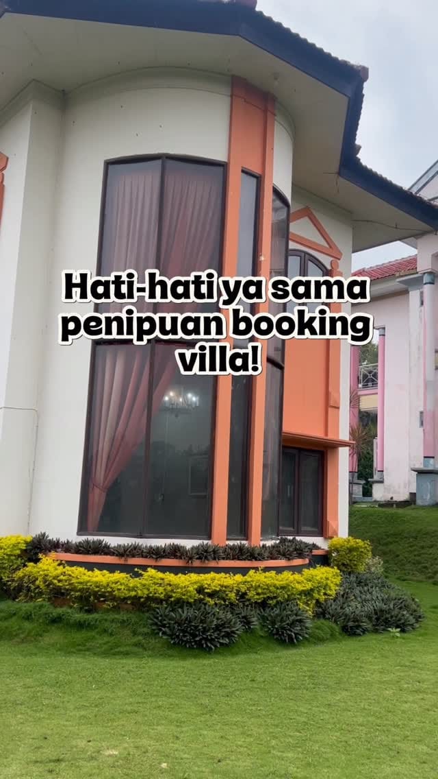 Post 3 by The View Villa Trawas on Instagram (video)