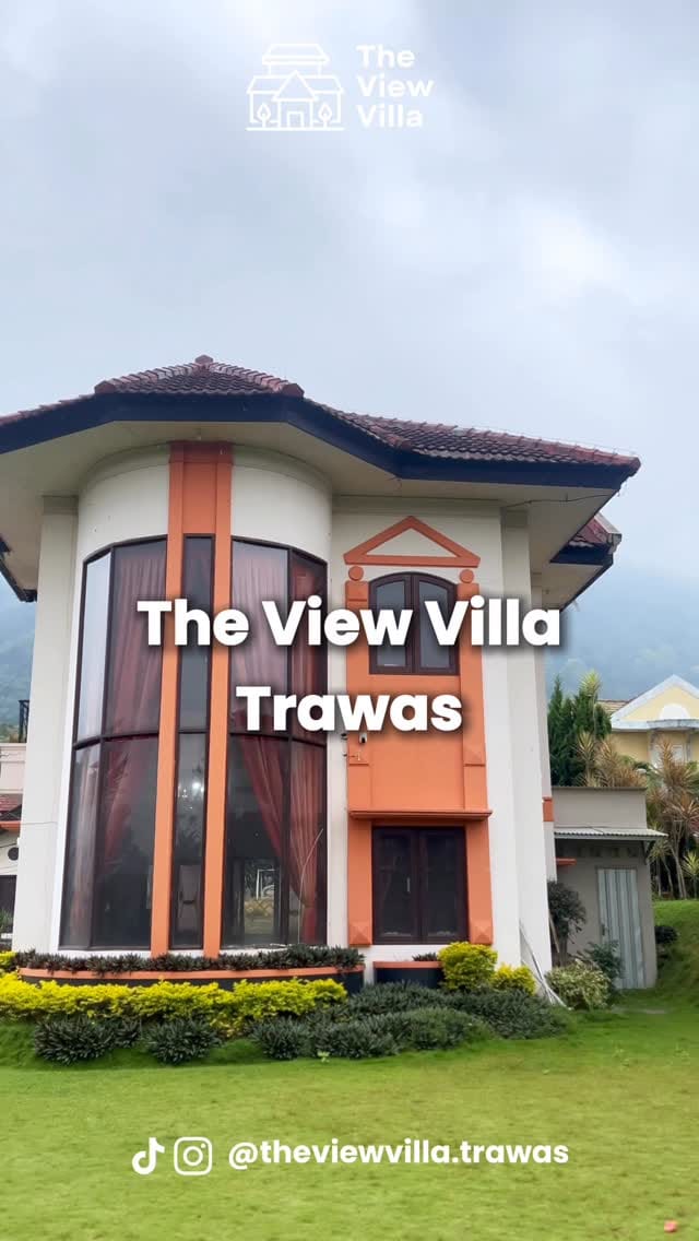 Post 2 by The View Villa Trawas on Instagram (video)